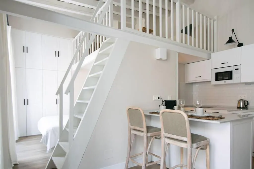 アパート セビリアG12 Trendy And Comfy Bright Loft Meters From Bullring And Trianas Bridge, Galera Streetアパートメント